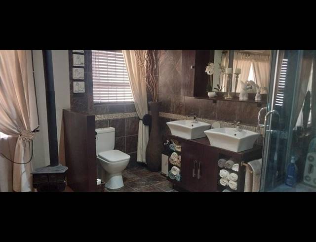 4 BEDROOM HOUSE FOR SALE IN KENSINGTON